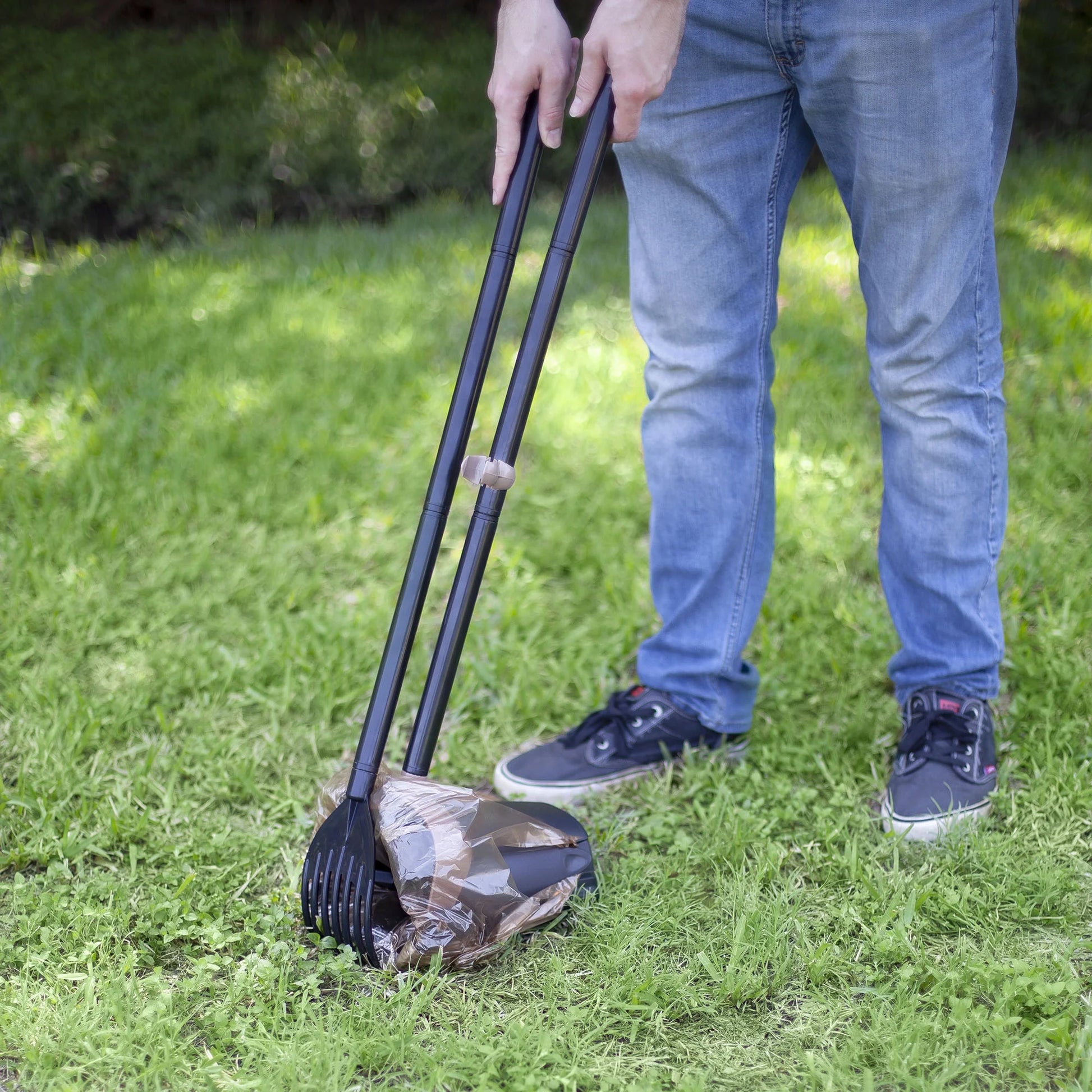 Pooper Scooper Swivel Bin and Rake Dog Poop Scooper with 2 Odor Eliminating Bags, Black